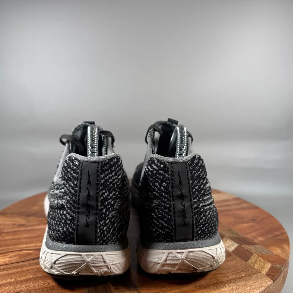 Altra Escalante 2 Mens 9 Black Gray Knit Zero Drop Running Shoes ALM1933G220